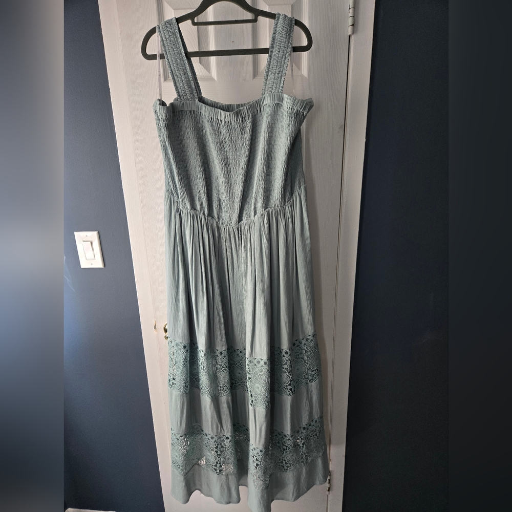 Starling Reine Elegant Light Blue Maxi Dress with Lace Accents
